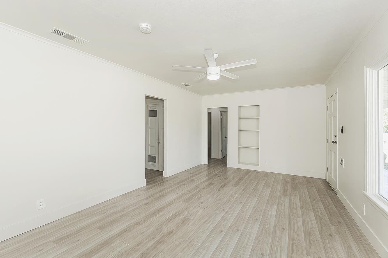 2053 Mayfair Dr E, Fresno, CA 93703