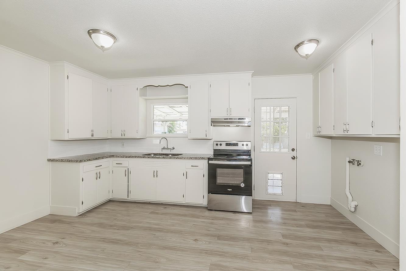2053 Mayfair Dr E, Fresno, CA 93703