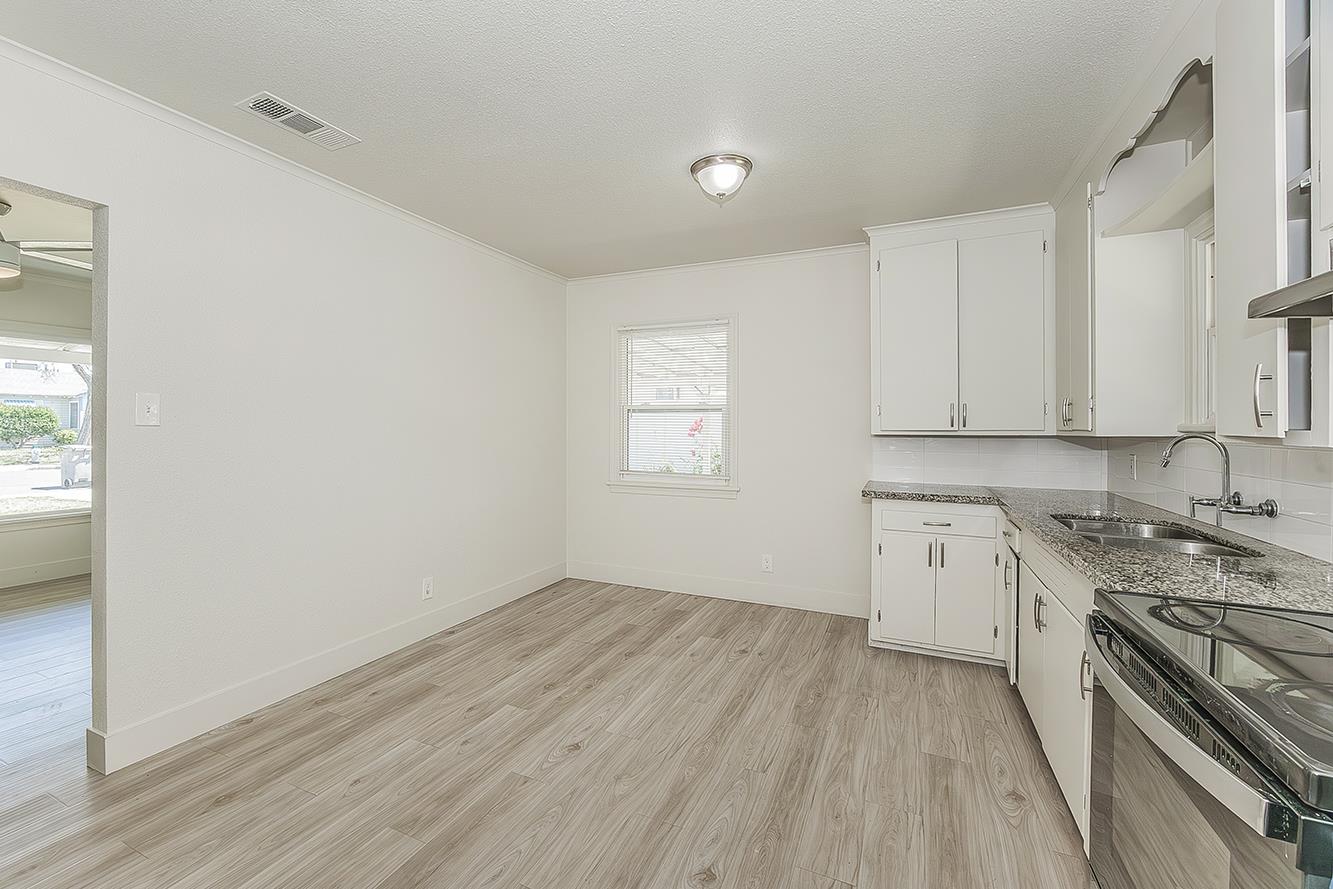 2053 Mayfair Dr E, Fresno, CA 93703