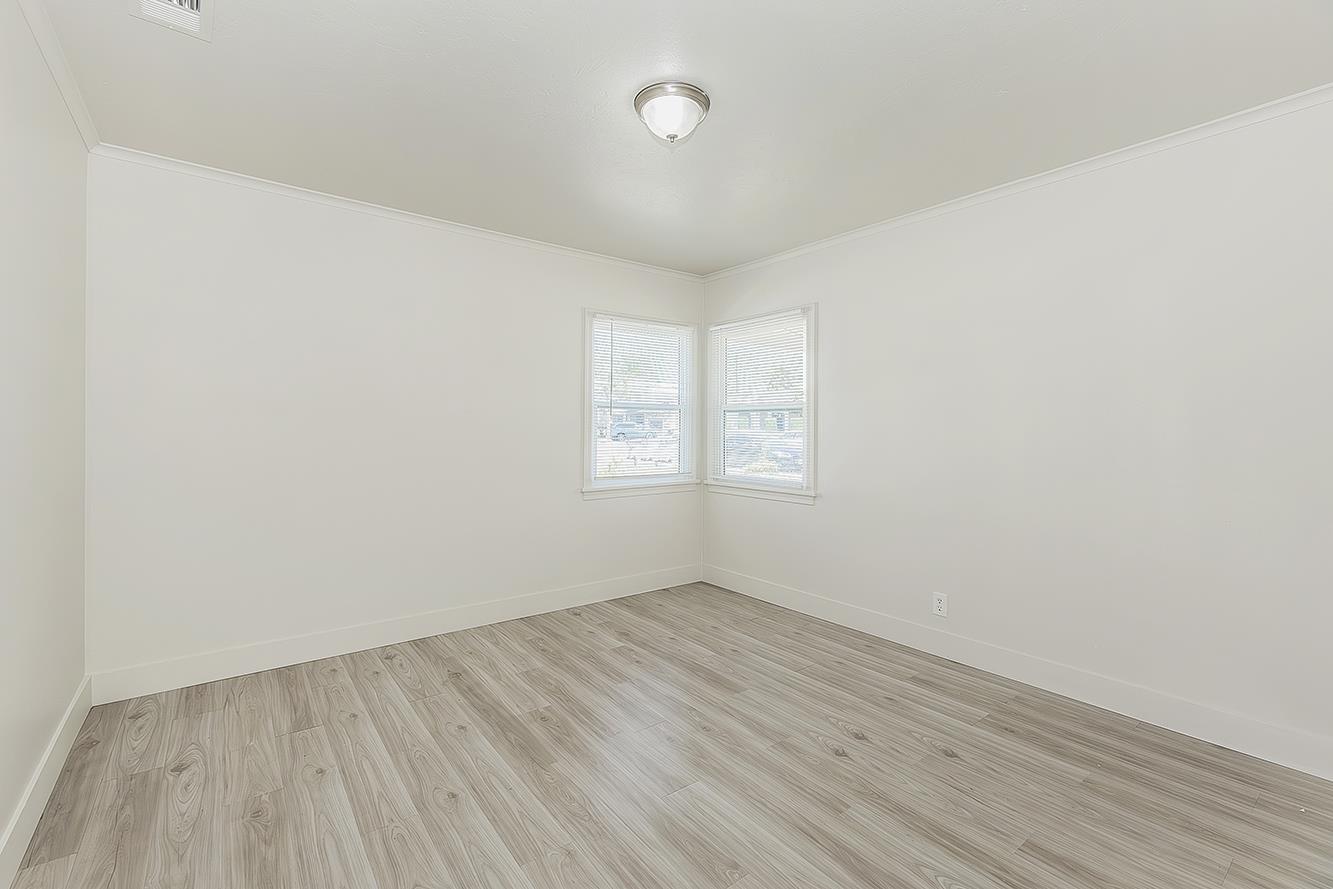 2053 Mayfair Dr E, Fresno, CA 93703