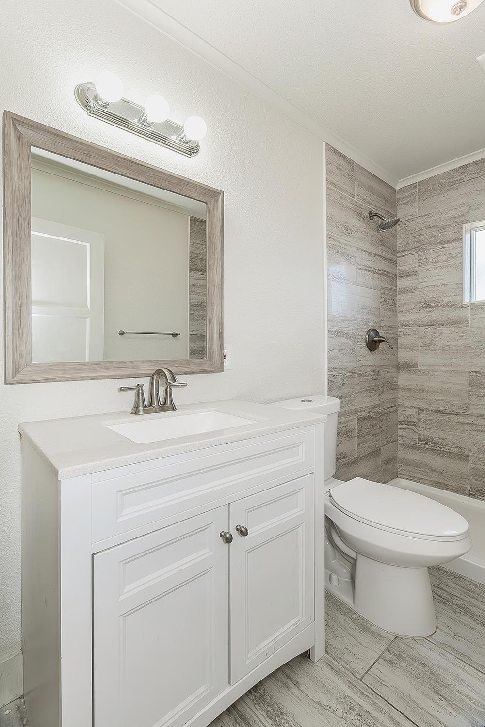 2053 Mayfair Dr E, Fresno, CA 93703