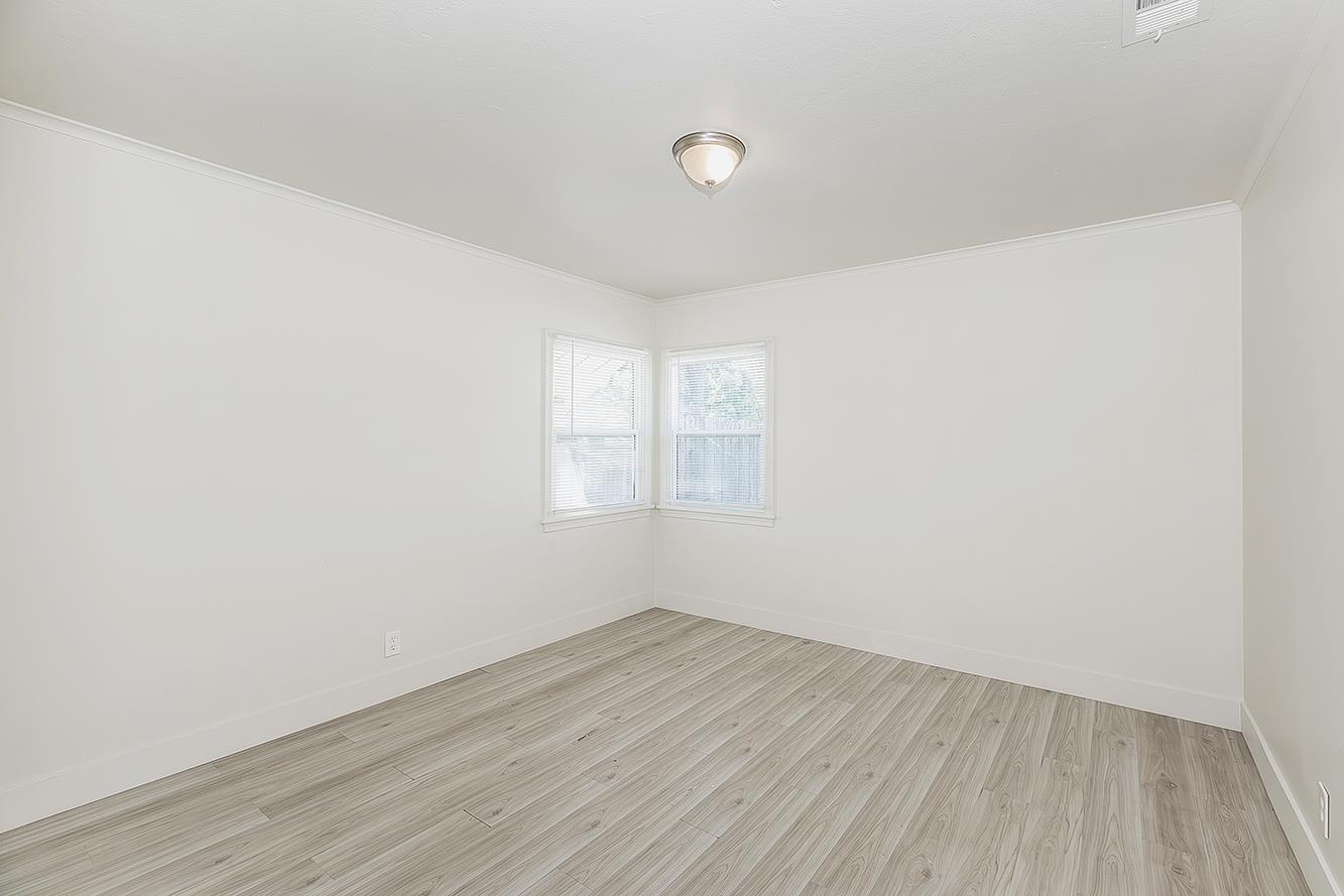 2053 Mayfair Dr E, Fresno, CA 93703