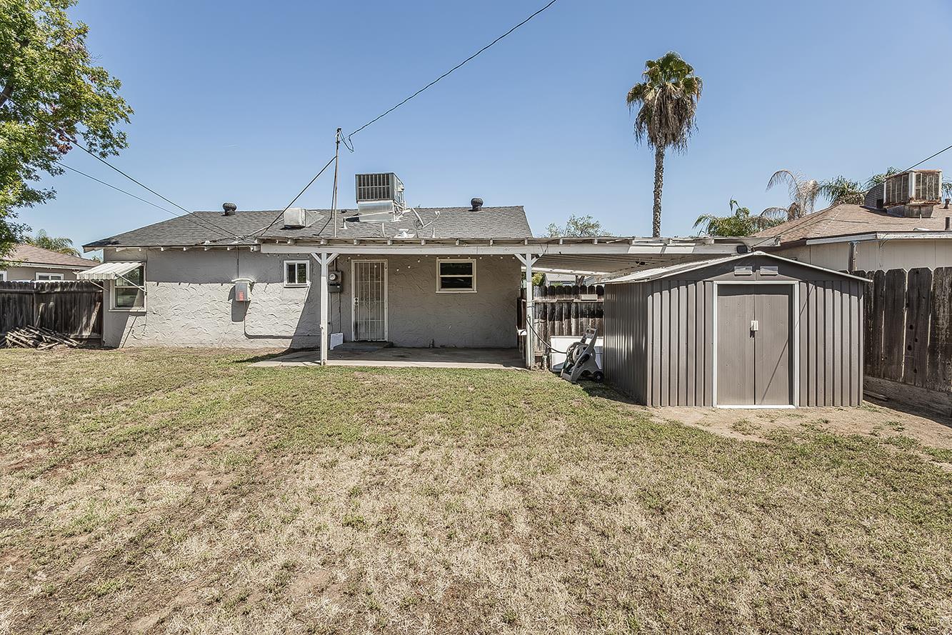 2053 Mayfair Dr E, Fresno, CA 93703