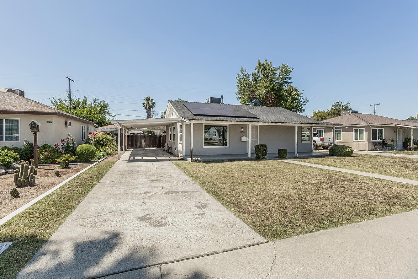 2053 Mayfair Dr E, Fresno, CA 93703