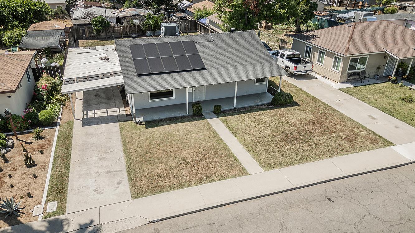 2053 Mayfair Dr E, Fresno, CA 93703
