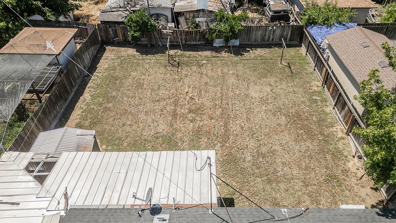 2053 Mayfair Dr E, Fresno, CA 93703