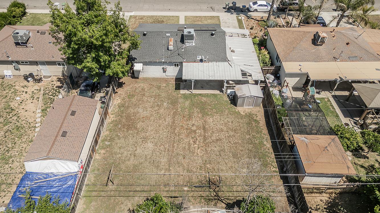 2053 Mayfair Dr E, Fresno, CA 93703