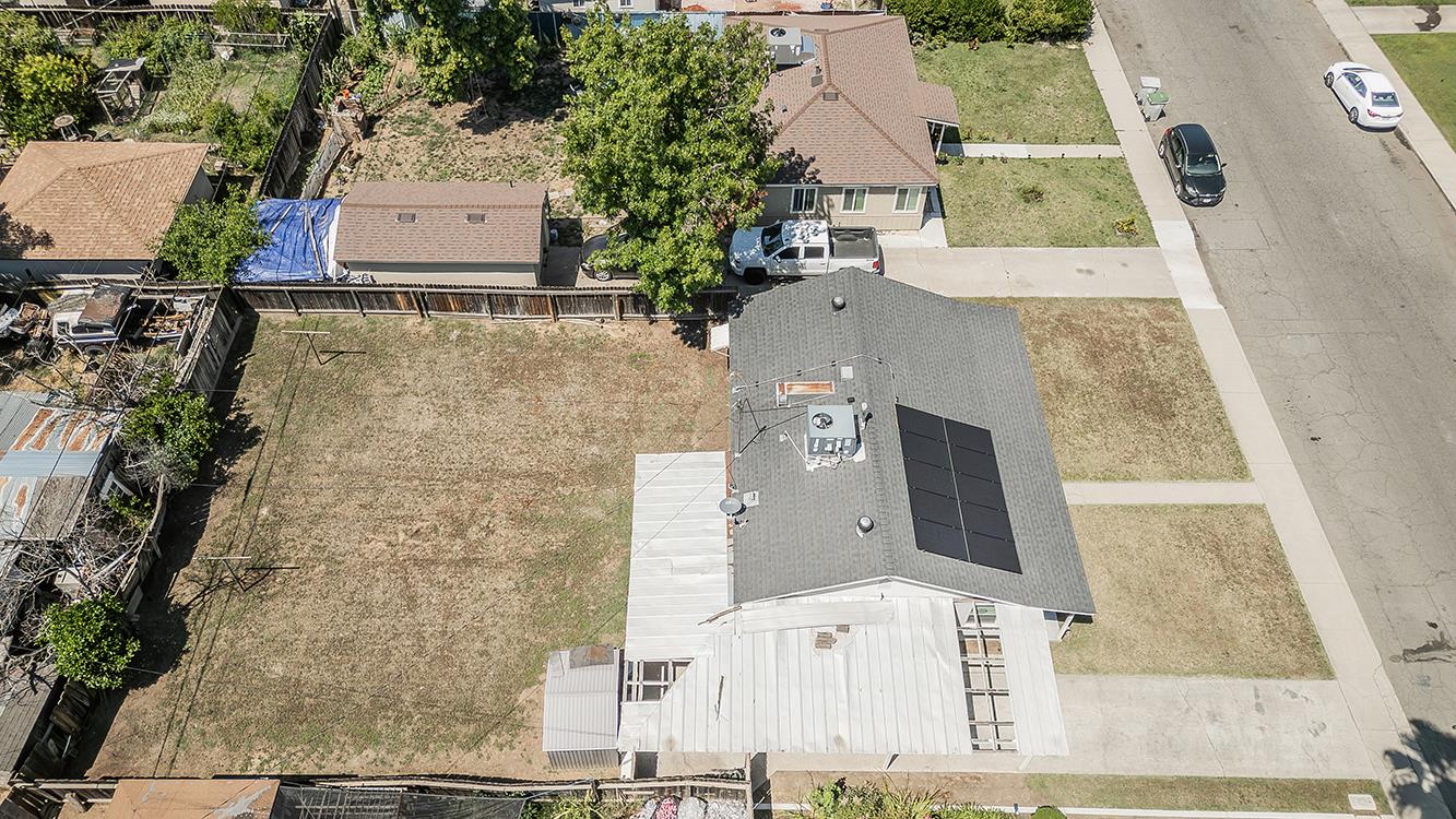 2053 Mayfair Dr E, Fresno, CA 93703