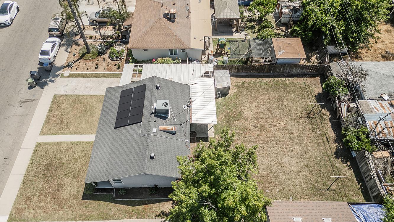 2053 Mayfair Dr E, Fresno, CA 93703