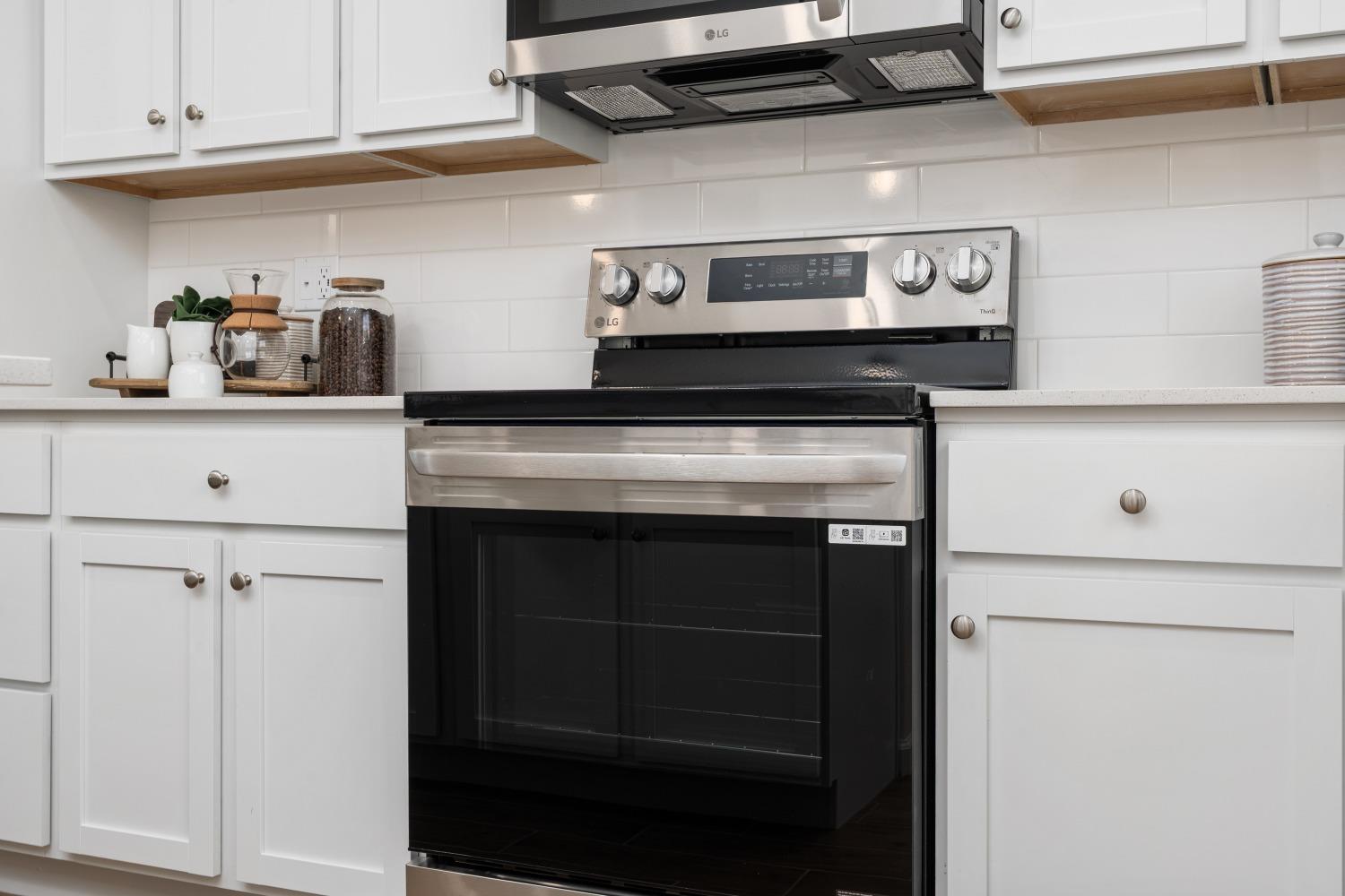 6721 E Crimson Dr, Fresno, CA 93727