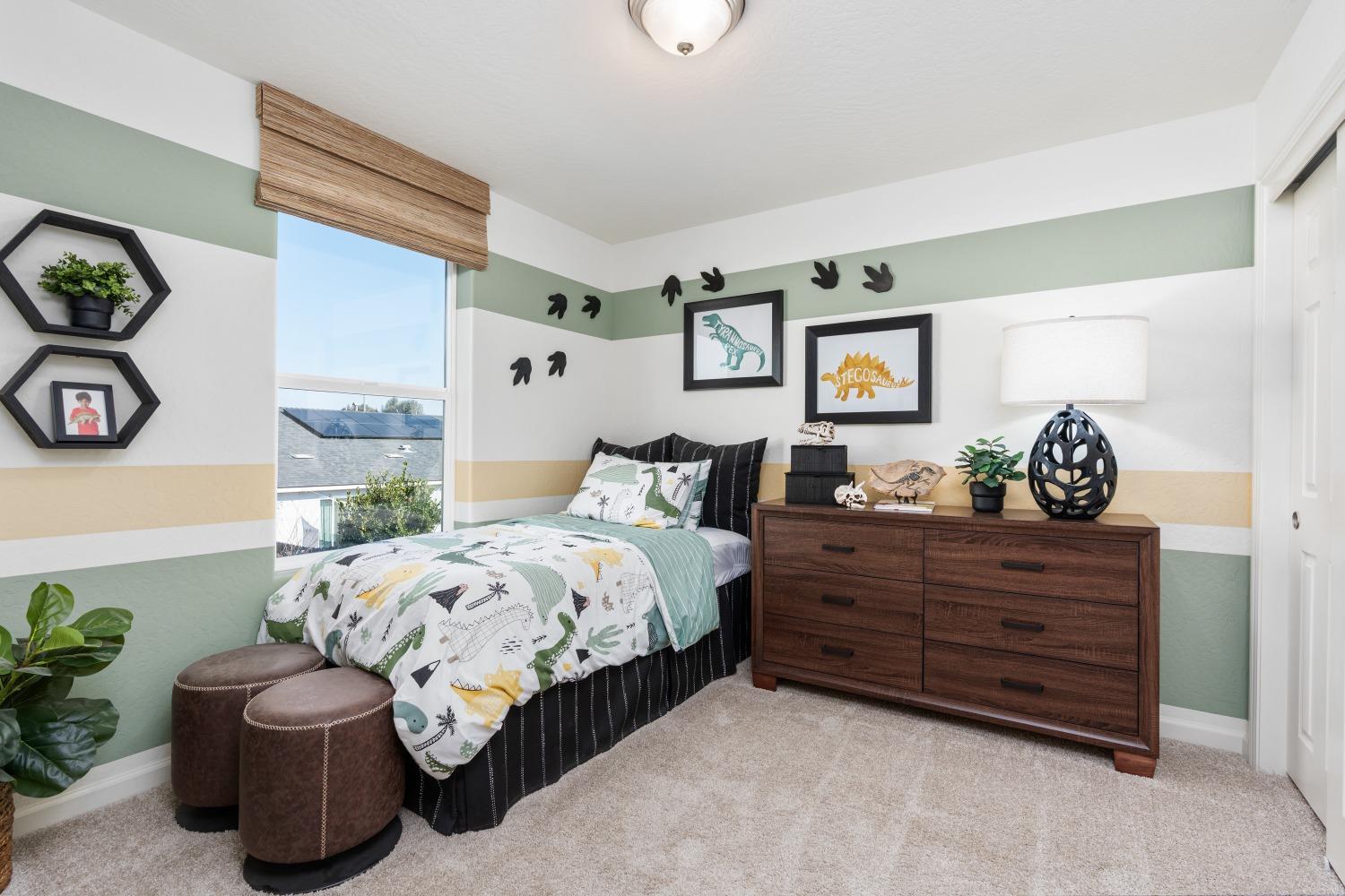 6721 E Crimson Dr, Fresno, CA 93727