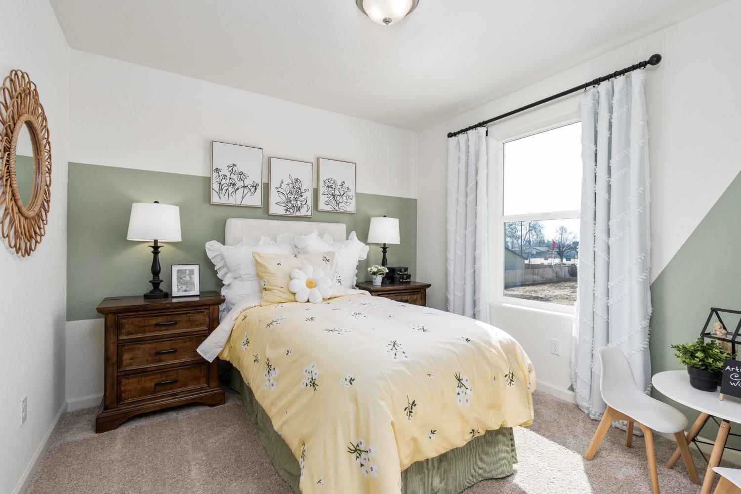 6761 E Sentry Dr, Fresno, CA 93727