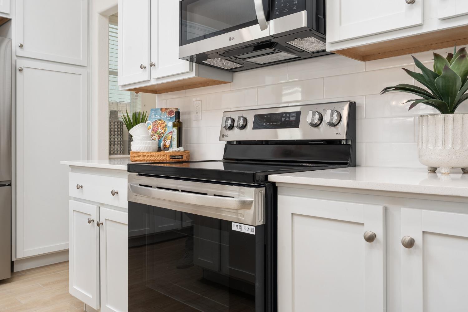 6750 E Sentry Dr, Fresno, CA 93727