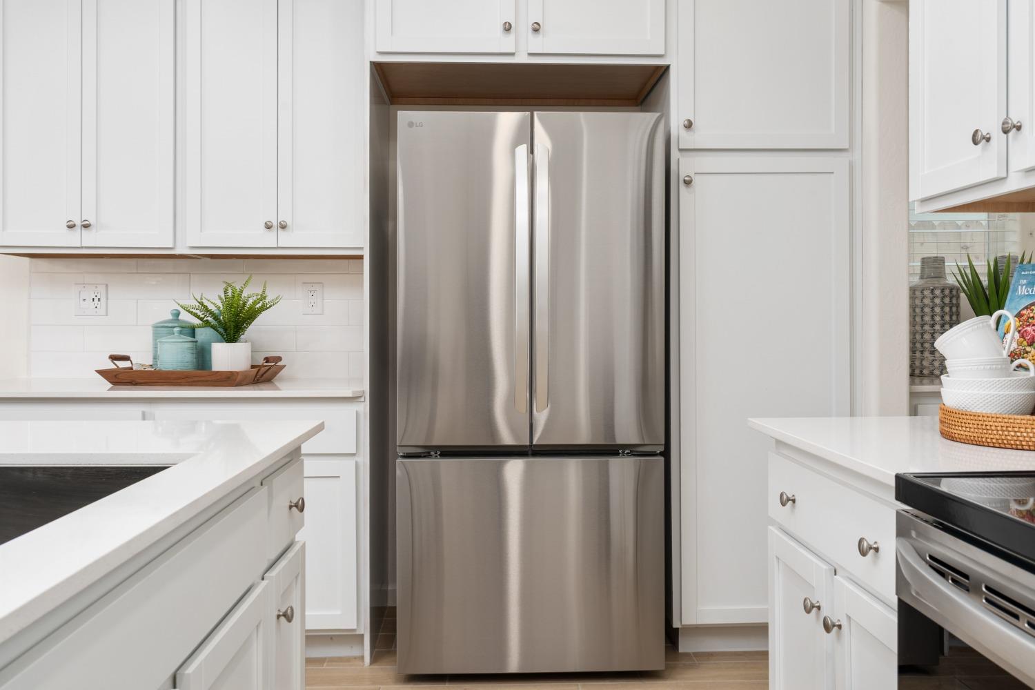 6750 E Sentry Dr, Fresno, CA 93727