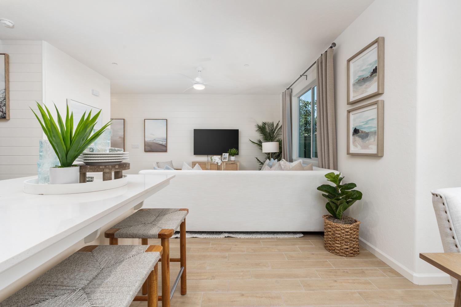 6750 E Sentry Dr, Fresno, CA 93727