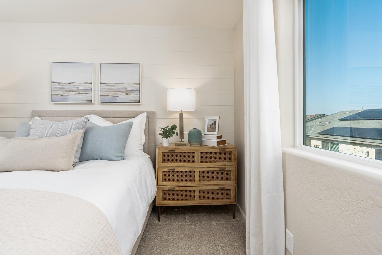 6750 E Sentry Dr, Fresno, CA 93727