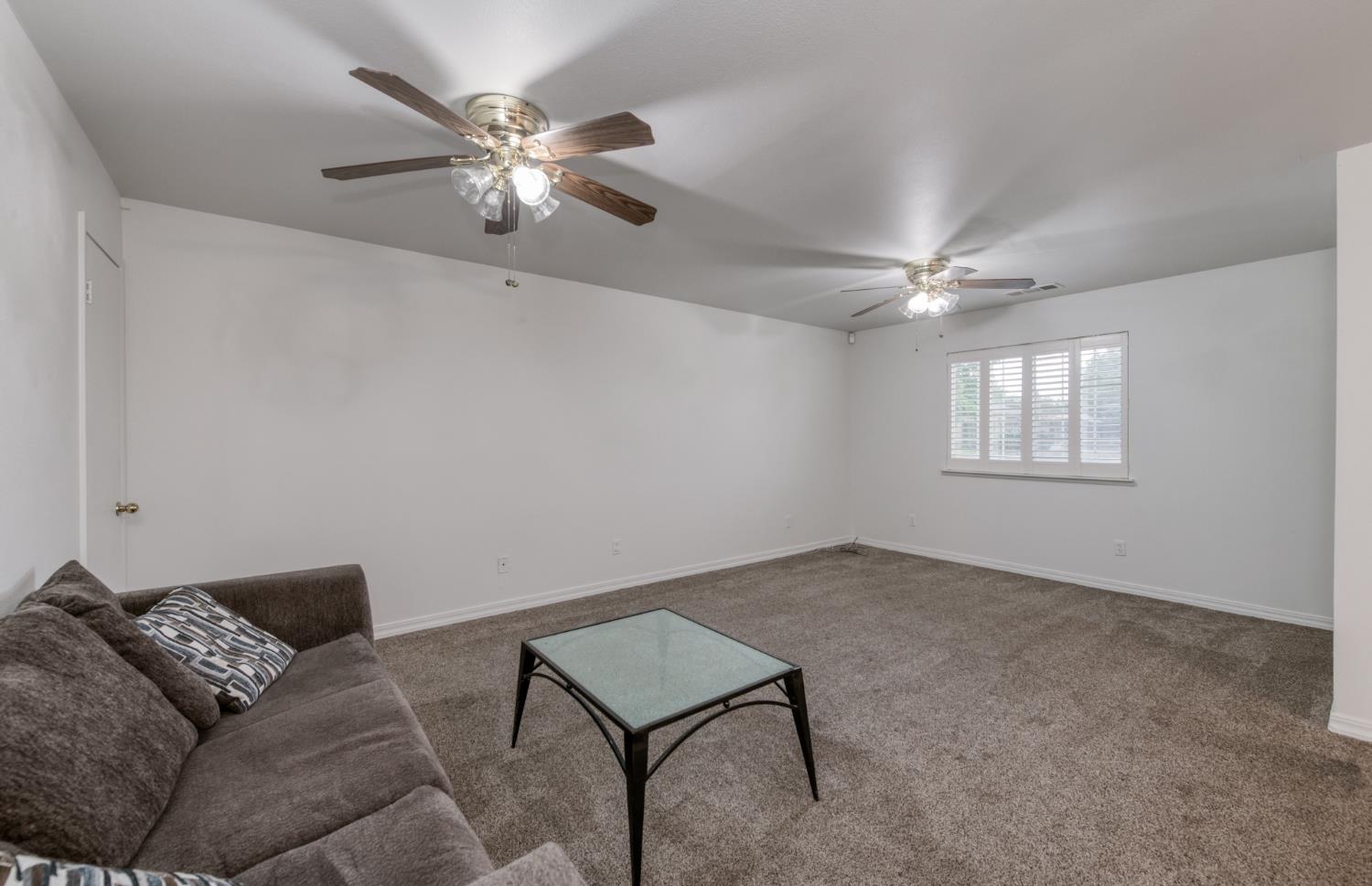 4527 E Cortland Ave, Fresno, CA 93726