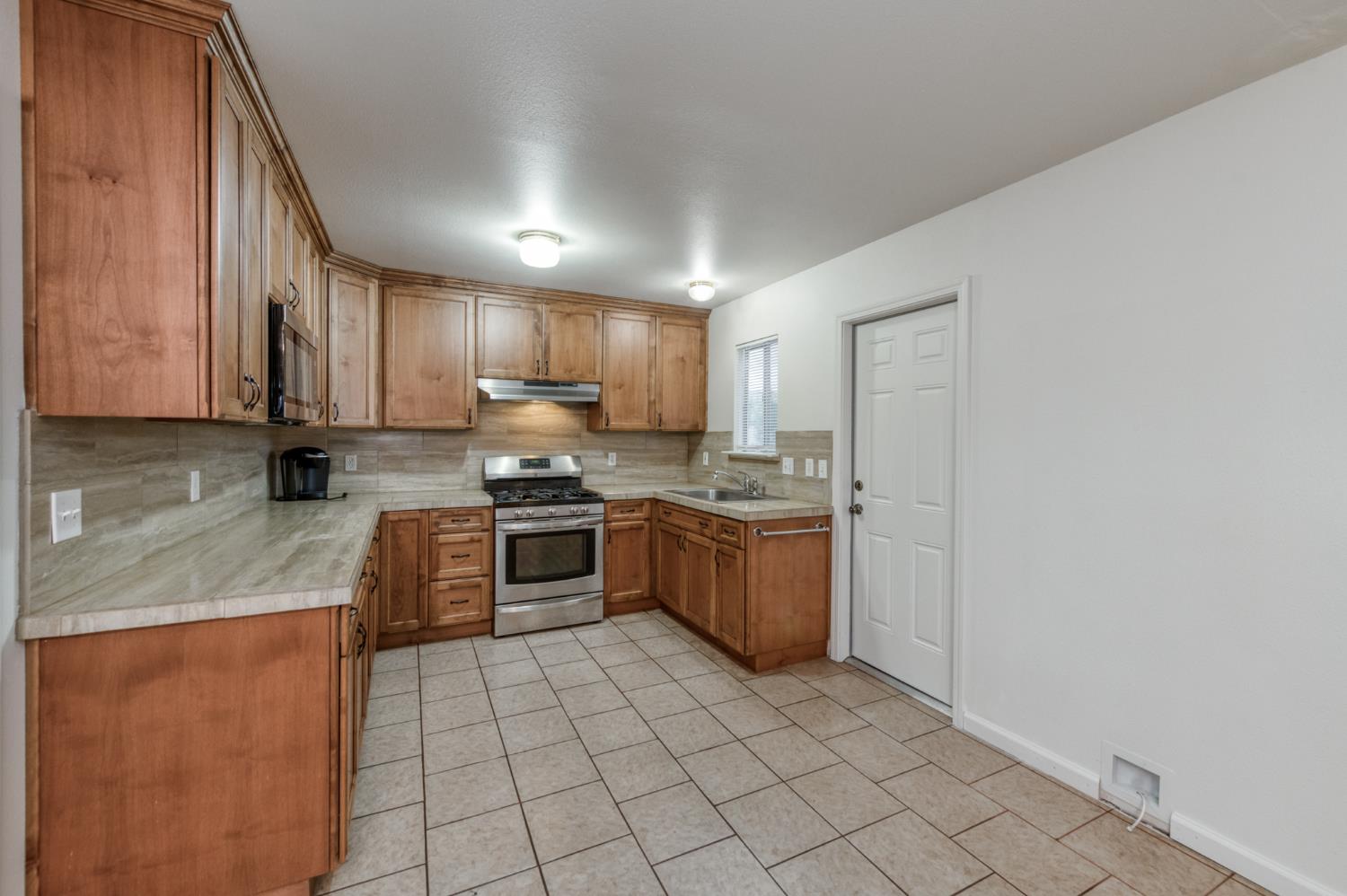 4527 E Cortland Ave, Fresno, CA 93726