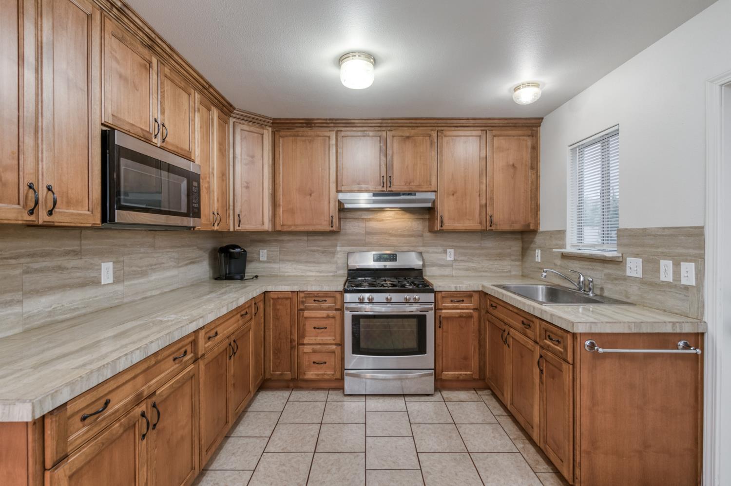 4527 E Cortland Ave, Fresno, CA 93726