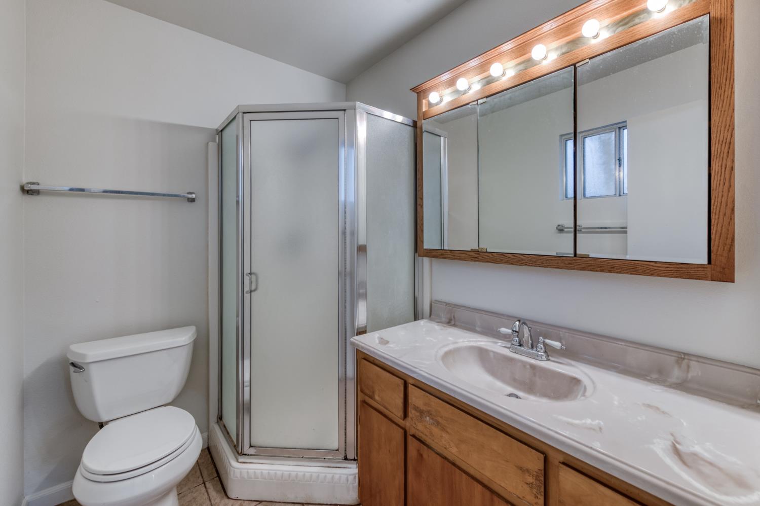 4527 E Cortland Ave, Fresno, CA 93726