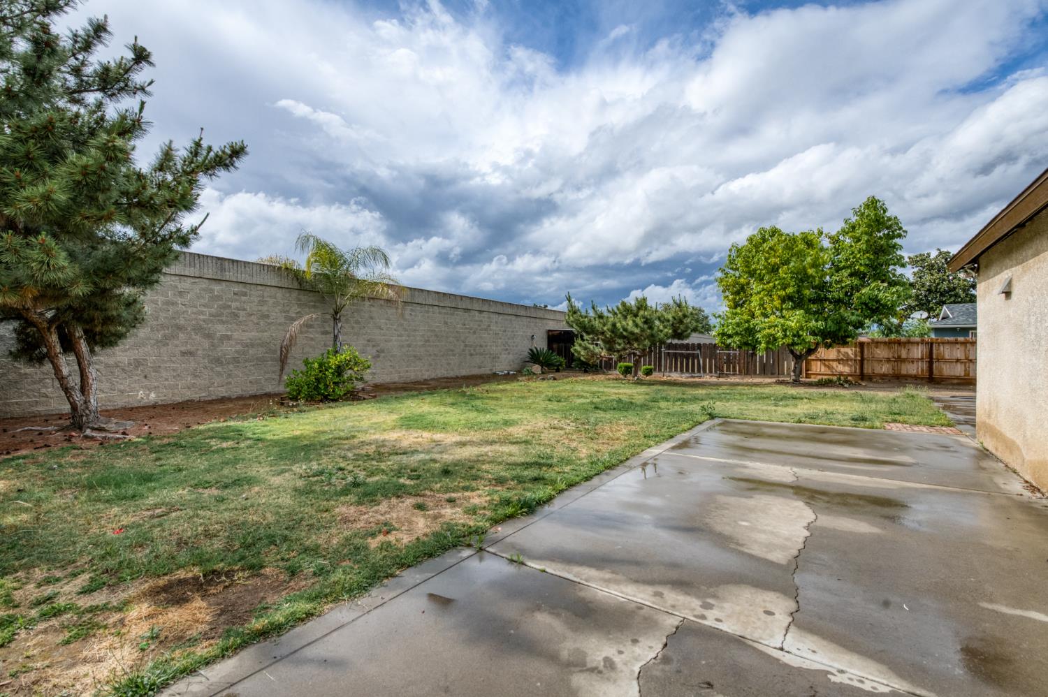 4527 E Cortland Ave, Fresno, CA 93726