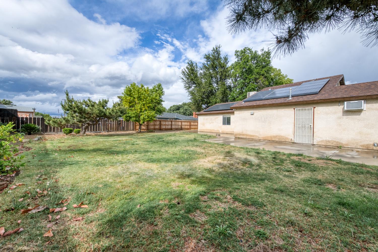 4527 E Cortland Ave, Fresno, CA 93726