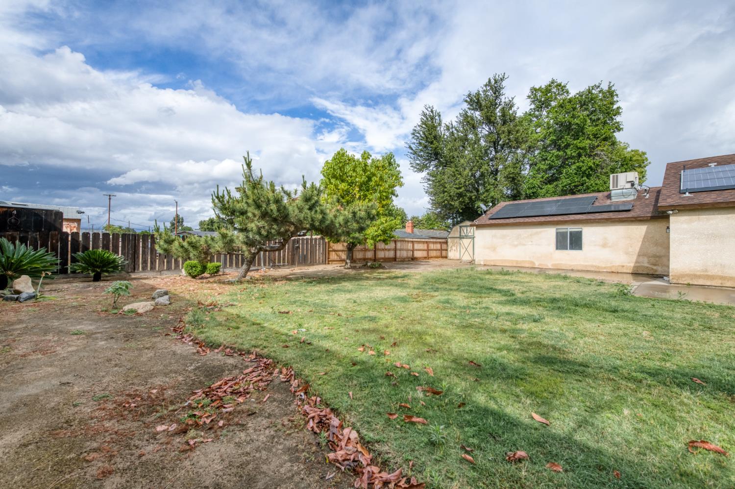 4527 E Cortland Ave, Fresno, CA 93726