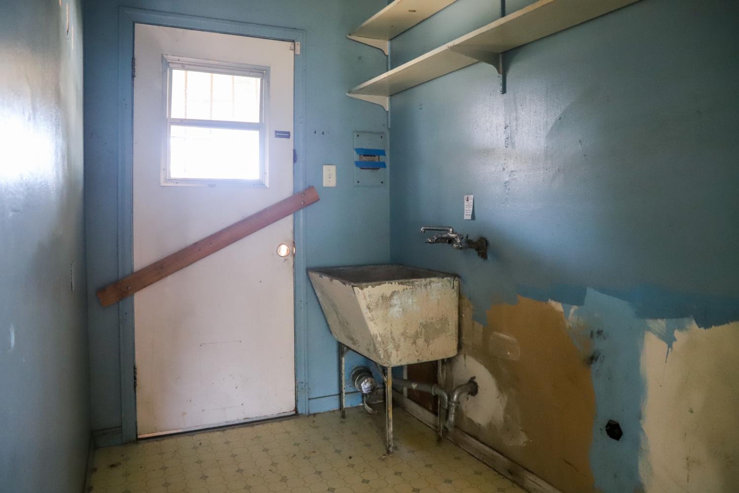 2033 Mayfair Dr E, Fresno, CA 93703