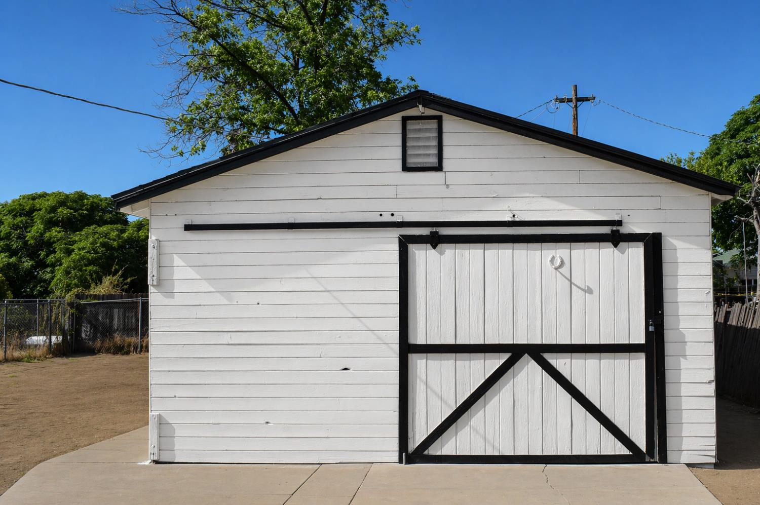 4155 E Clay Ave, Fresno, CA 93702