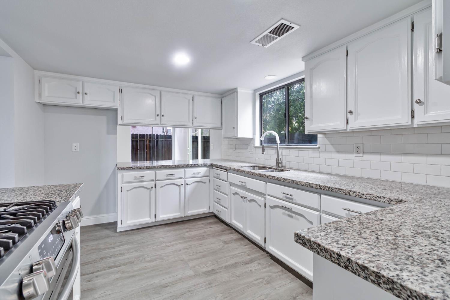 2244 N Prospect Ave, Fresno, CA 93722