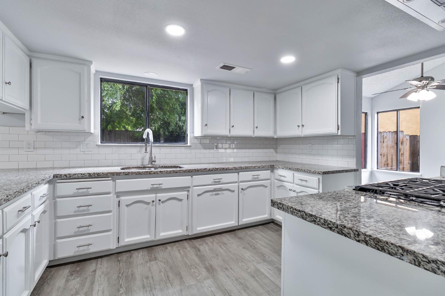 2244 N Prospect Ave, Fresno, CA 93722