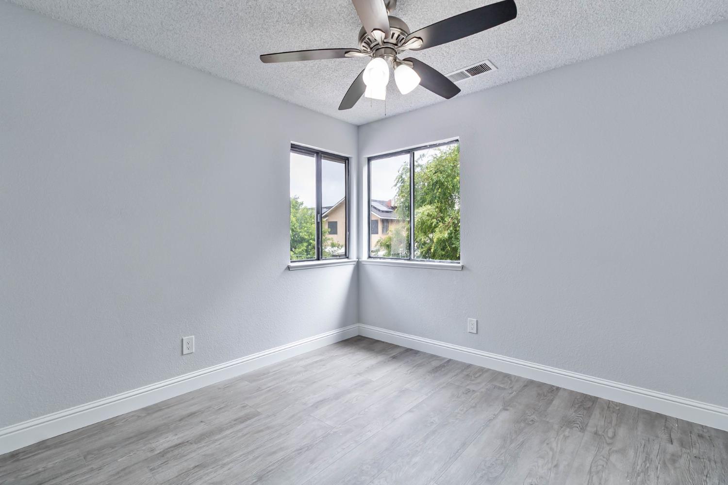 2244 N Prospect Ave, Fresno, CA 93722