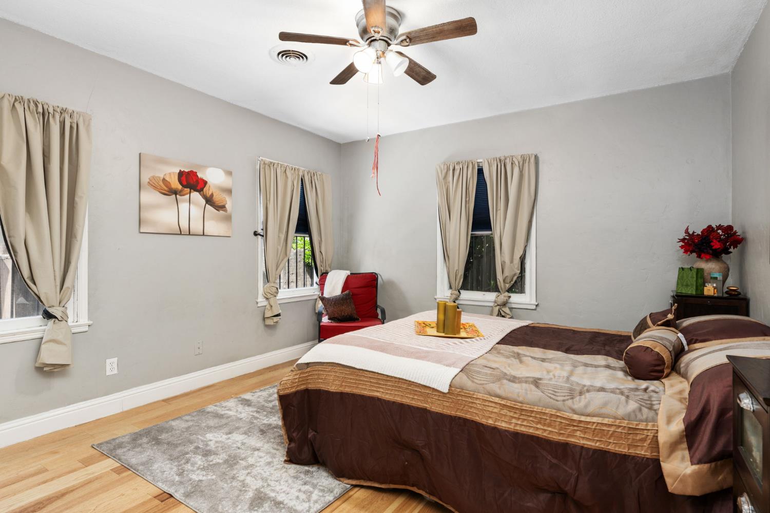 4025 E Tulare St, Fresno, CA 93702