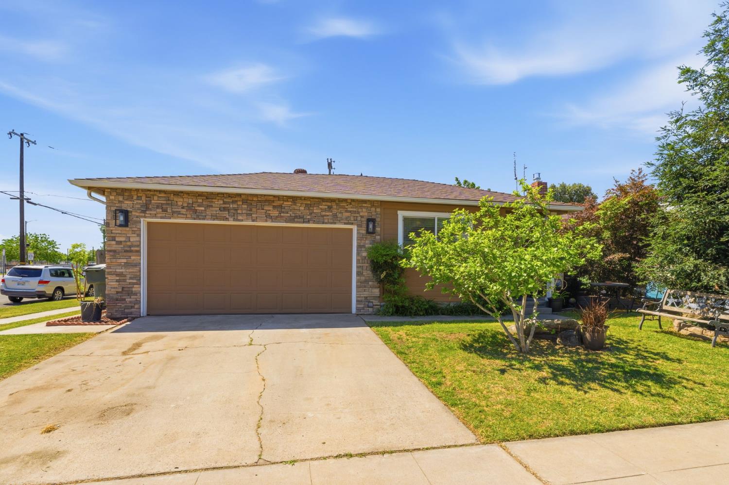 2438 E Santa Ana Ave, Fresno, CA 93726