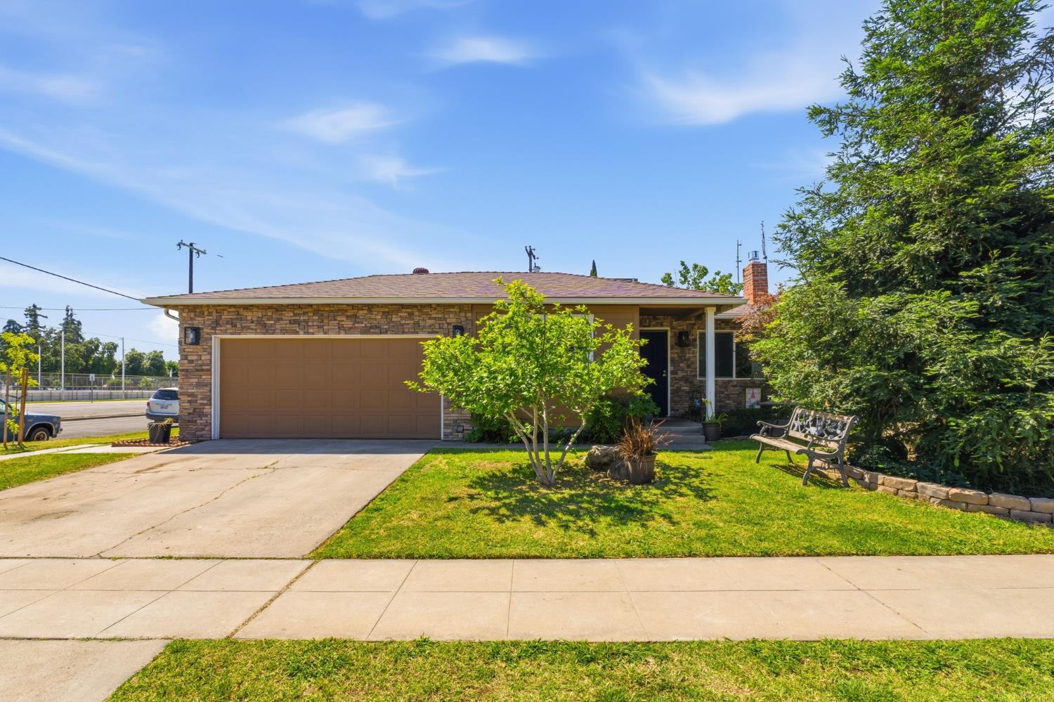 2438 E Santa Ana Ave, Fresno, CA 93726