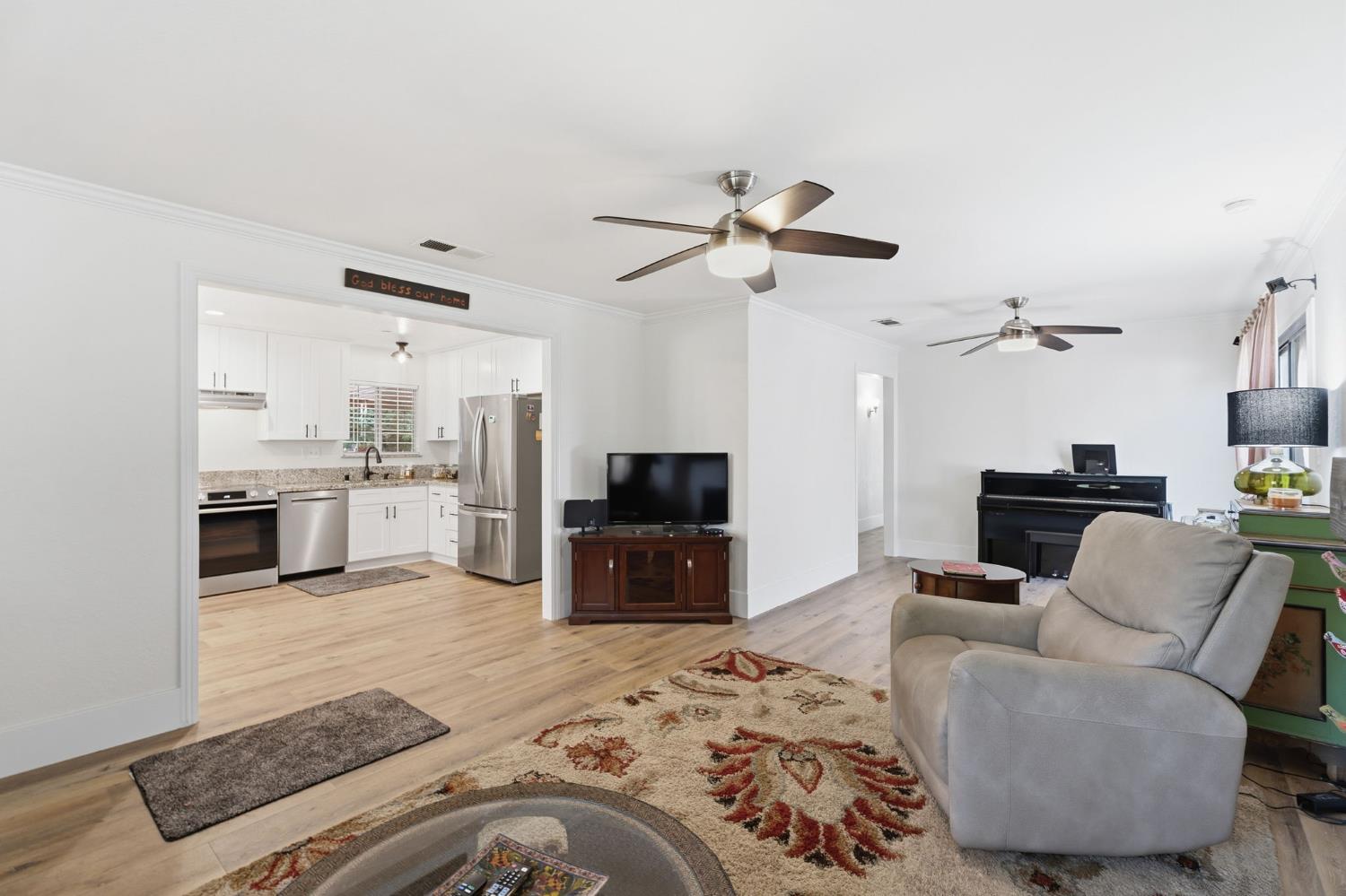 2438 E Santa Ana Ave, Fresno, CA 93726