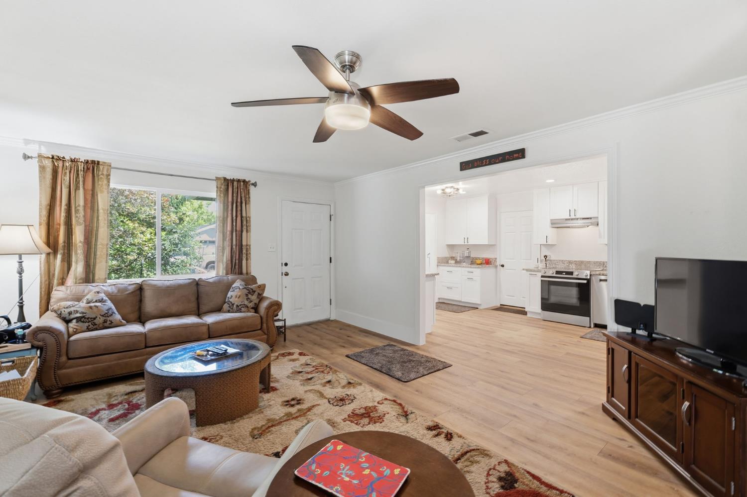 2438 E Santa Ana Ave, Fresno, CA 93726