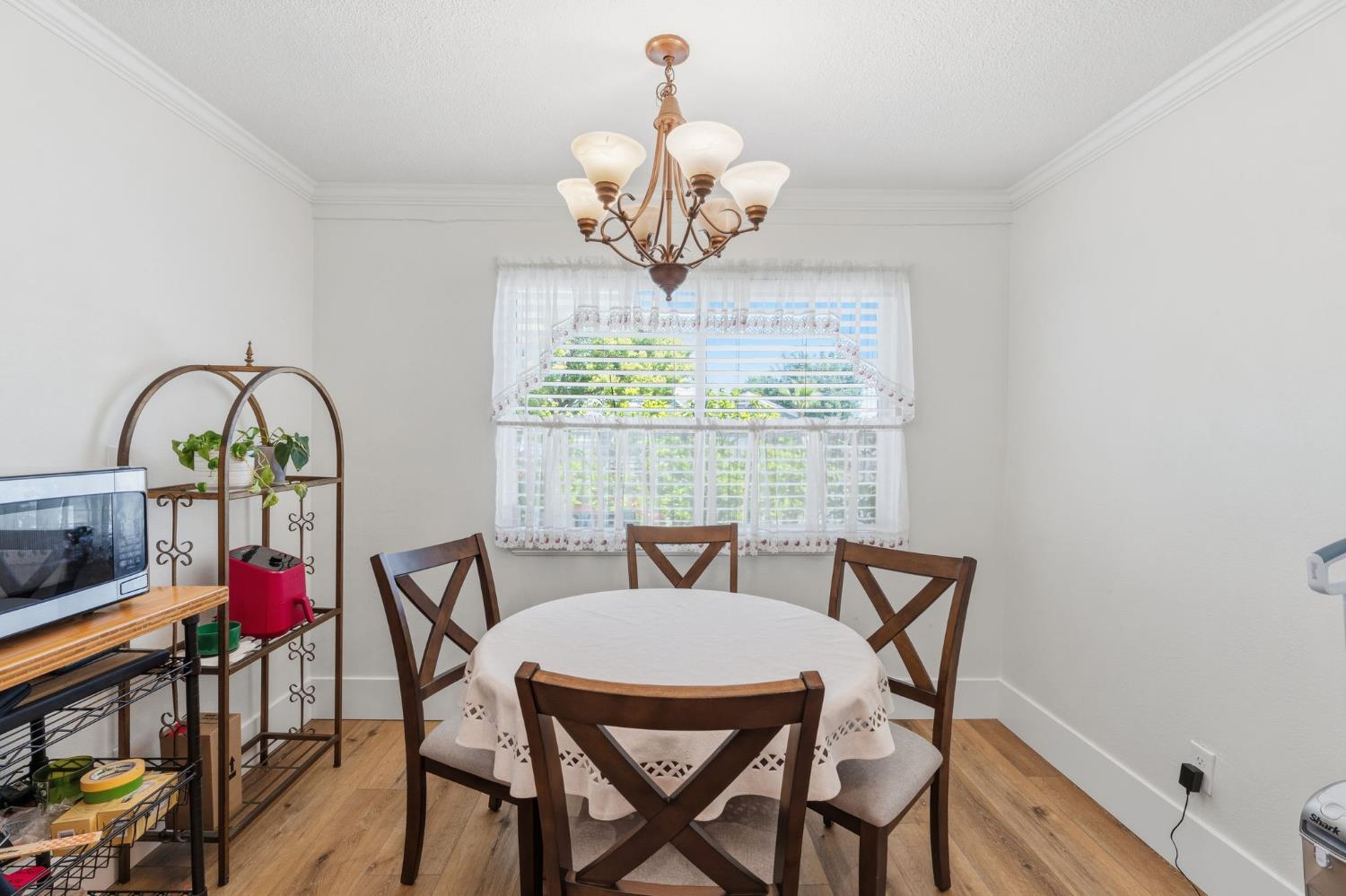 2438 E Santa Ana Ave, Fresno, CA 93726