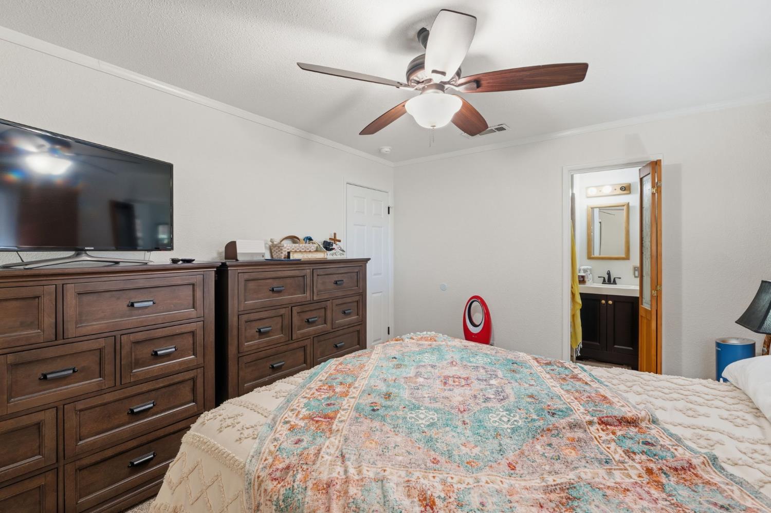 2438 E Santa Ana Ave, Fresno, CA 93726