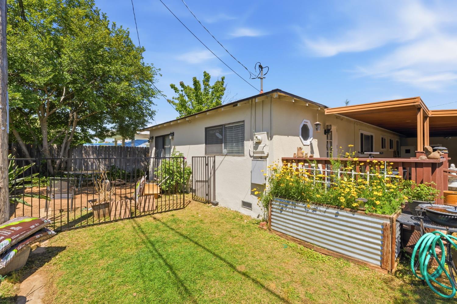 2438 E Santa Ana Ave, Fresno, CA 93726