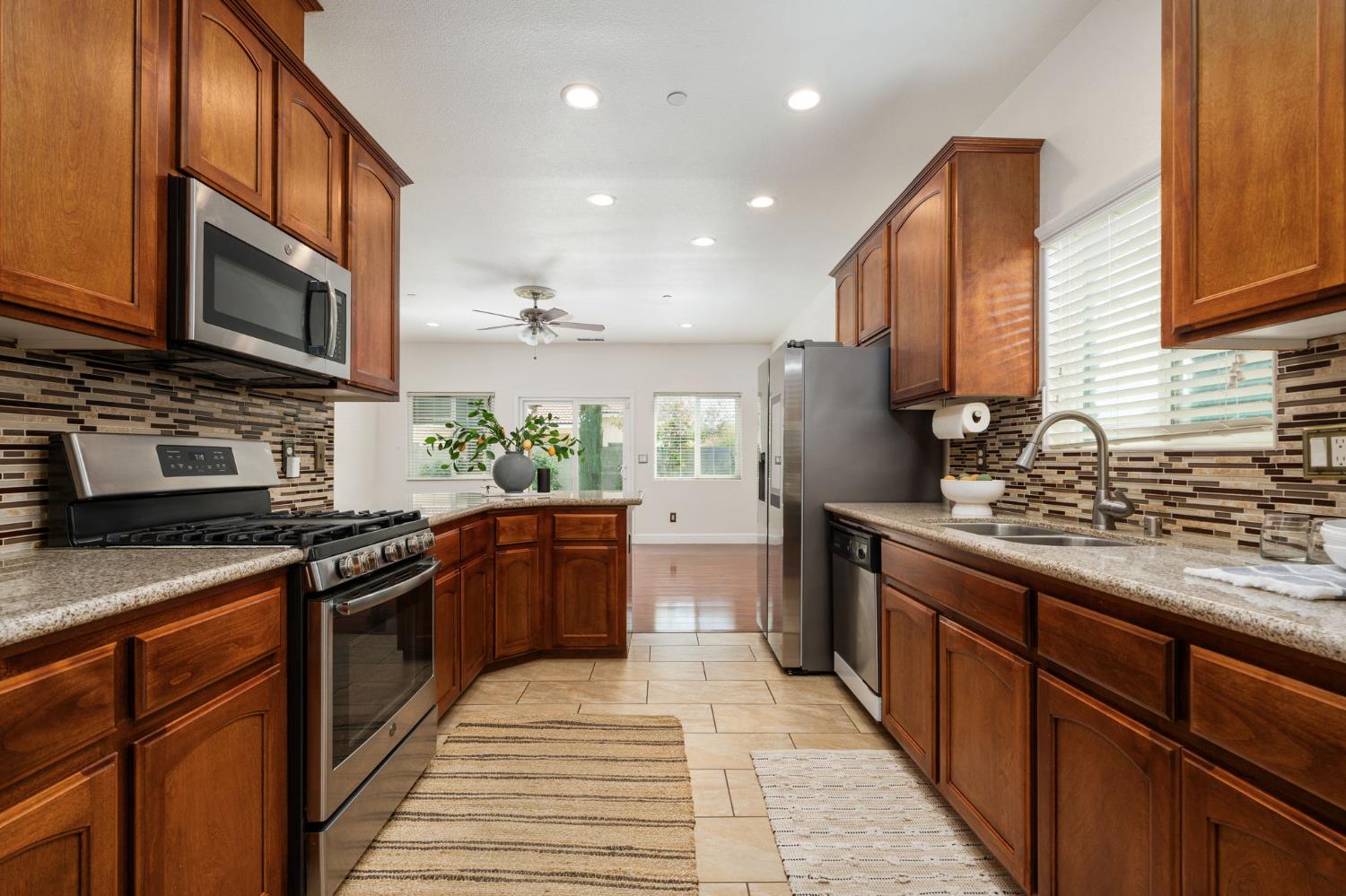 4670 N Constance Ave, Fresno, CA 93722
