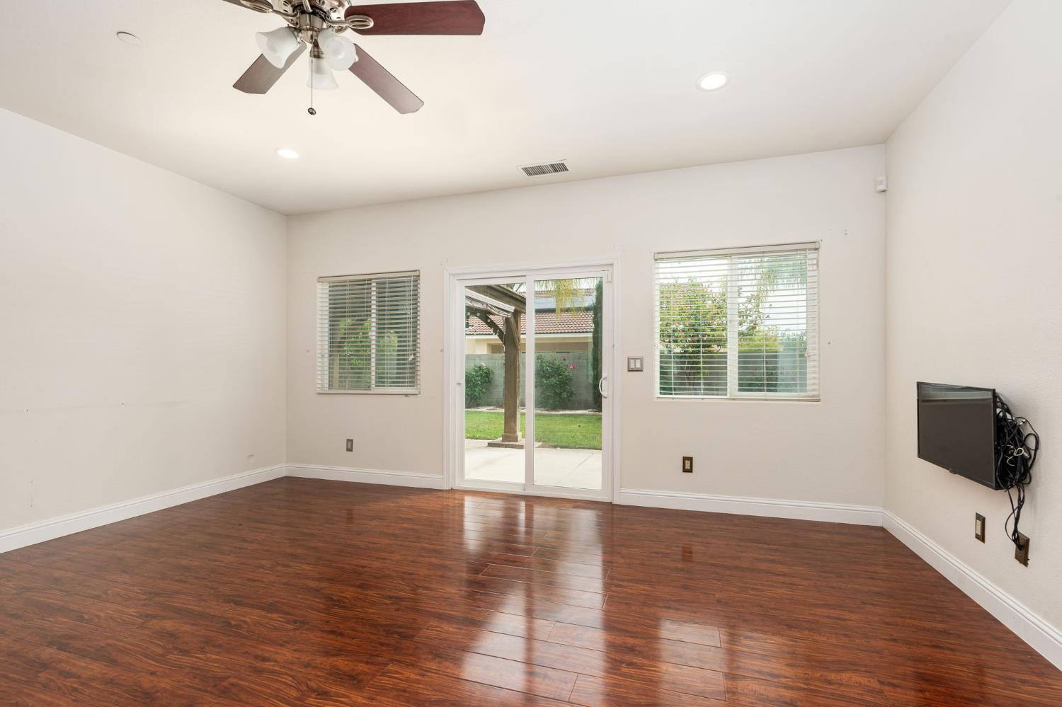 4670 N Constance Ave, Fresno, CA 93722