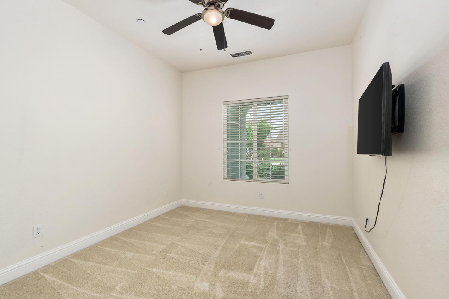 4670 N Constance Ave, Fresno, CA 93722
