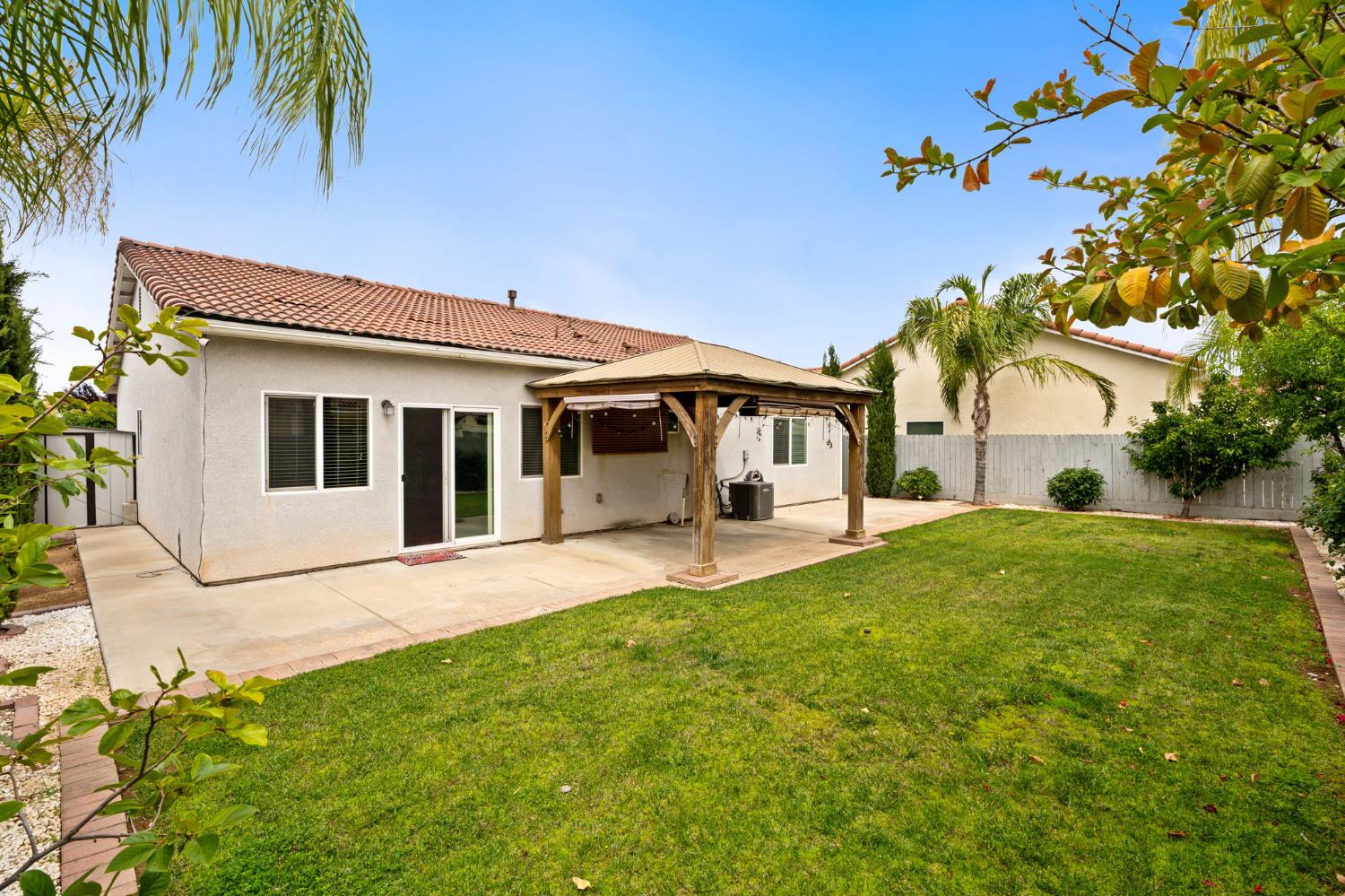 4670 N Constance Ave, Fresno, CA 93722
