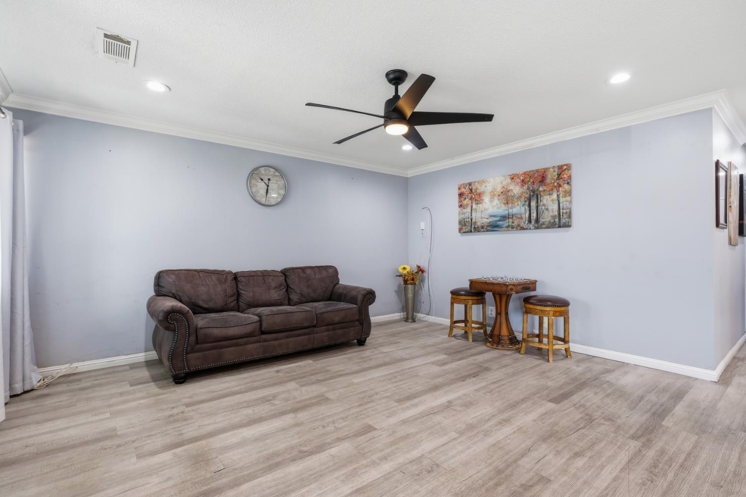 4867 E Leisure Ave, Fresno, CA 93727