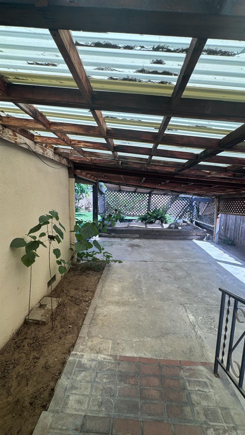 5043 E Lamona Ave, Fresno, CA 93727