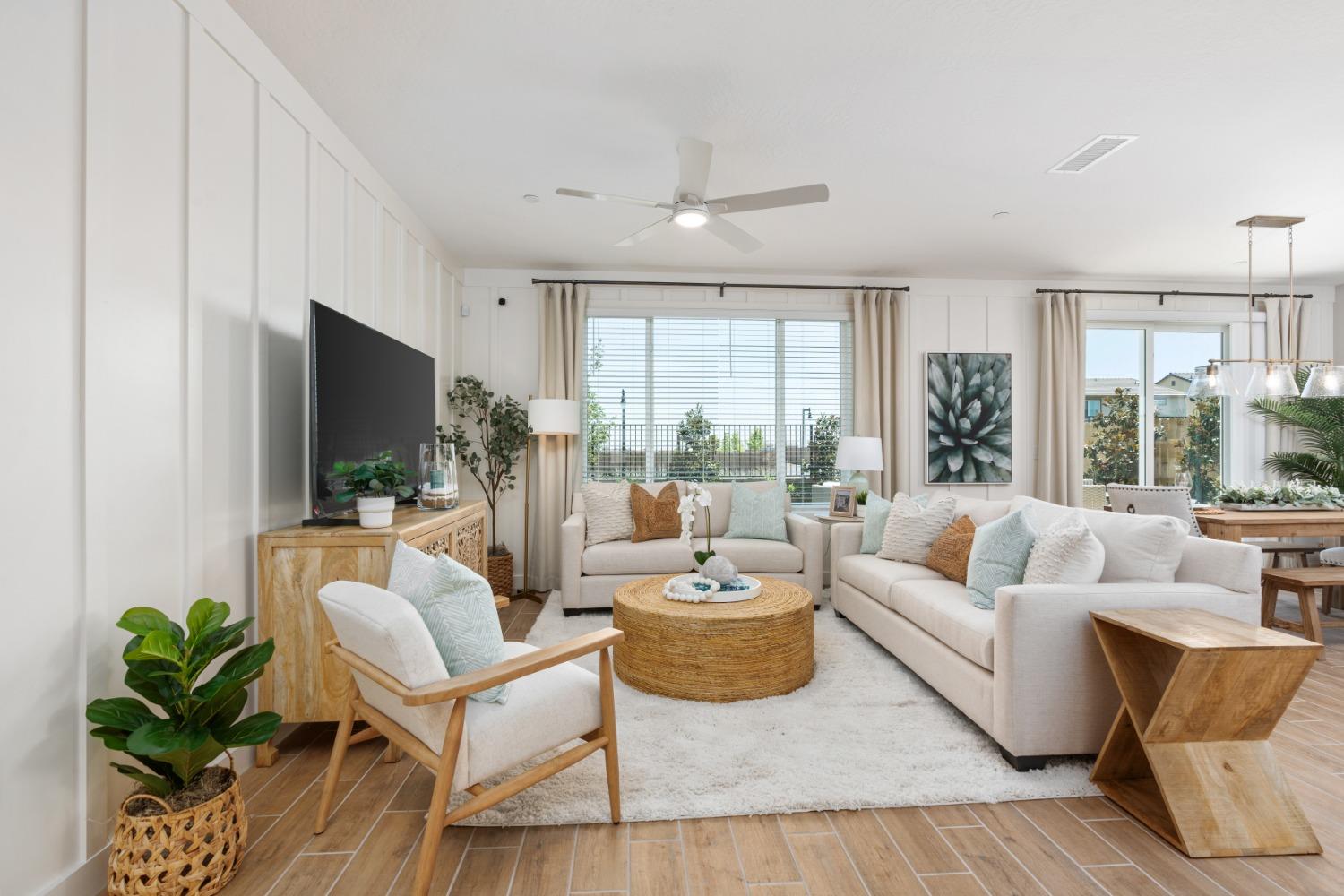 6820 E Carmen Ave, Fresno, CA 93727