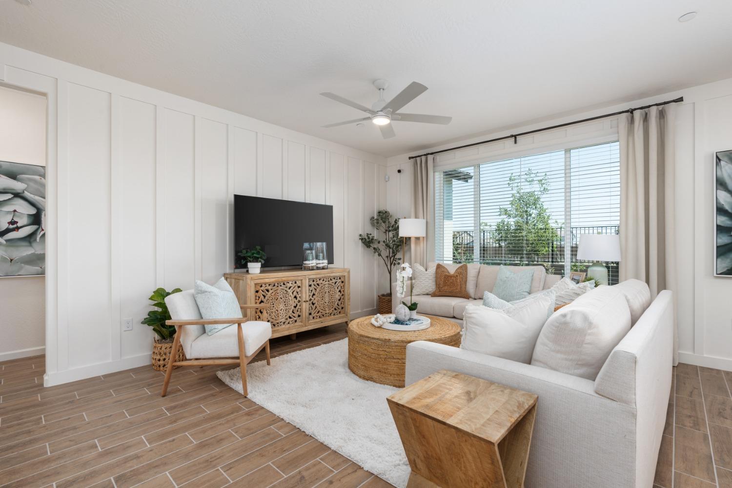 6820 E Carmen Ave, Fresno, CA 93727