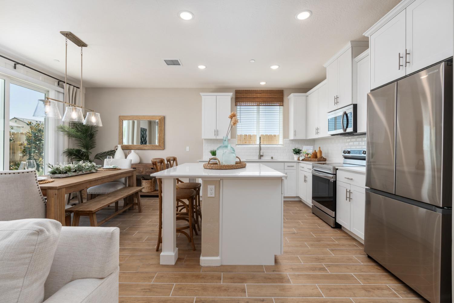 6820 E Carmen Ave, Fresno, CA 93727