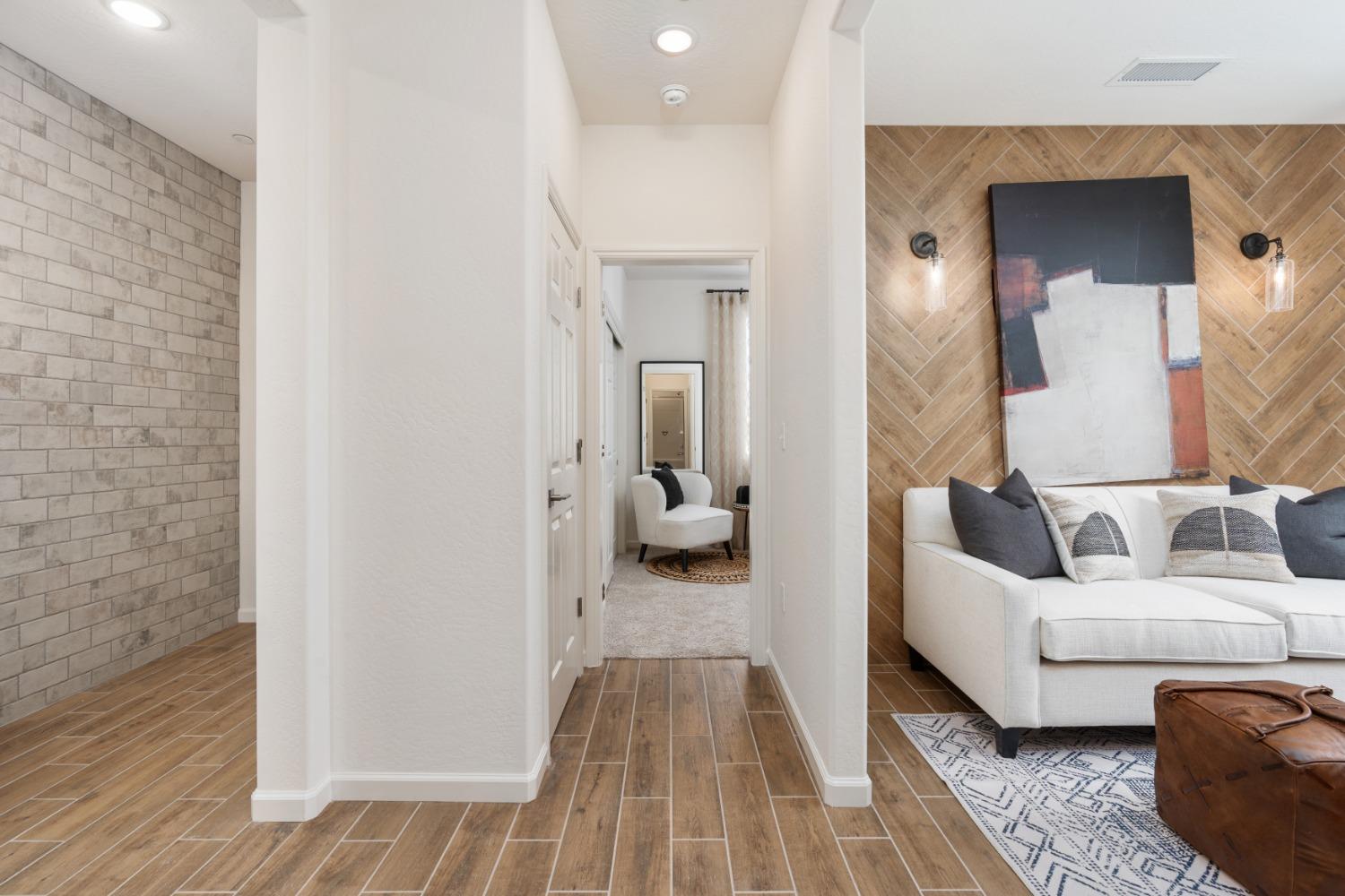 6776 E Carmen Ave, Fresno, CA 93727